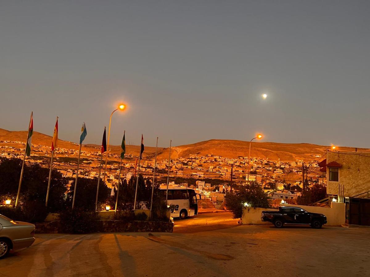 Oscar Hotel Petra ワディ・ムーサ エクステリア 写真